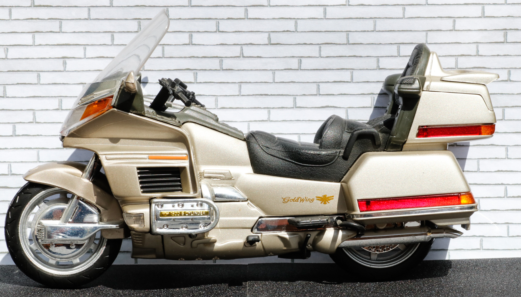 New Ray 1-12 Honda GL1500 Goldwing